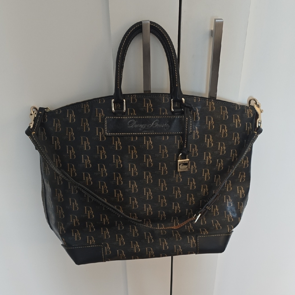 Dooney & Bourke Black And Gold Bag